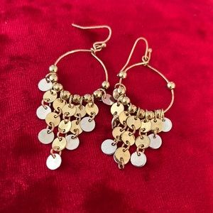 Dainty stainless steal  earrings!👑